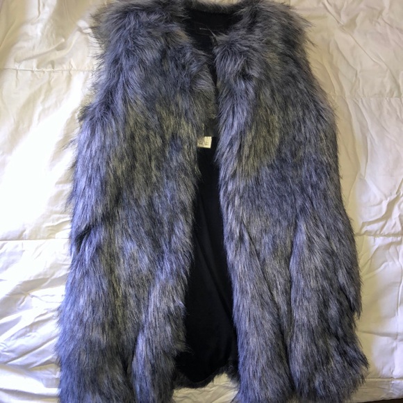 Faux fur vest with pockets